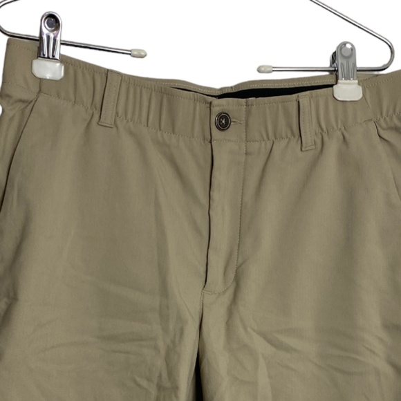 Under Armour Heat Gear Shorts Mens Size 34 Stretch Golf Khaki Tan Flat Front - Picture 5 of 6